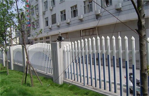 孝感市绿化带围栏 2018年塑钢PVC草坪护栏的高质量与价格解析